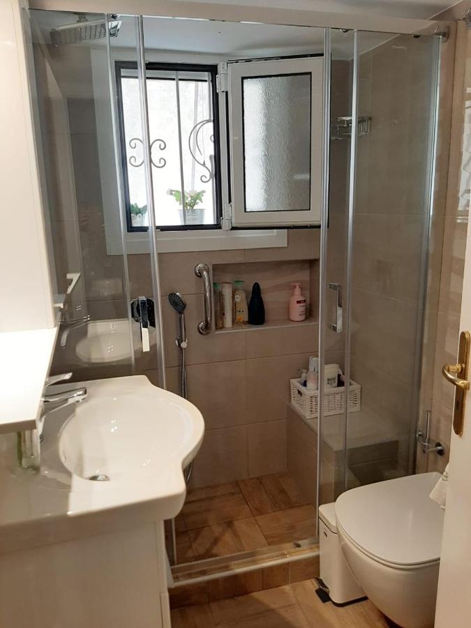 Kerry'S Cosy Apartment Vári المظهر الخارجي الصورة