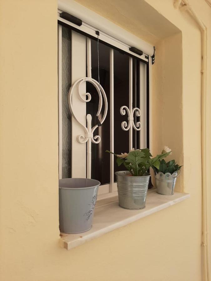 Kerry'S Cosy Apartment Vári المظهر الخارجي الصورة