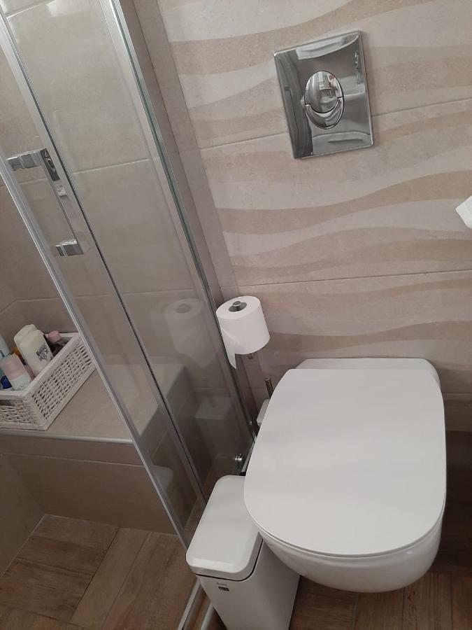 Kerry'S Cosy Apartment Vári المظهر الخارجي الصورة