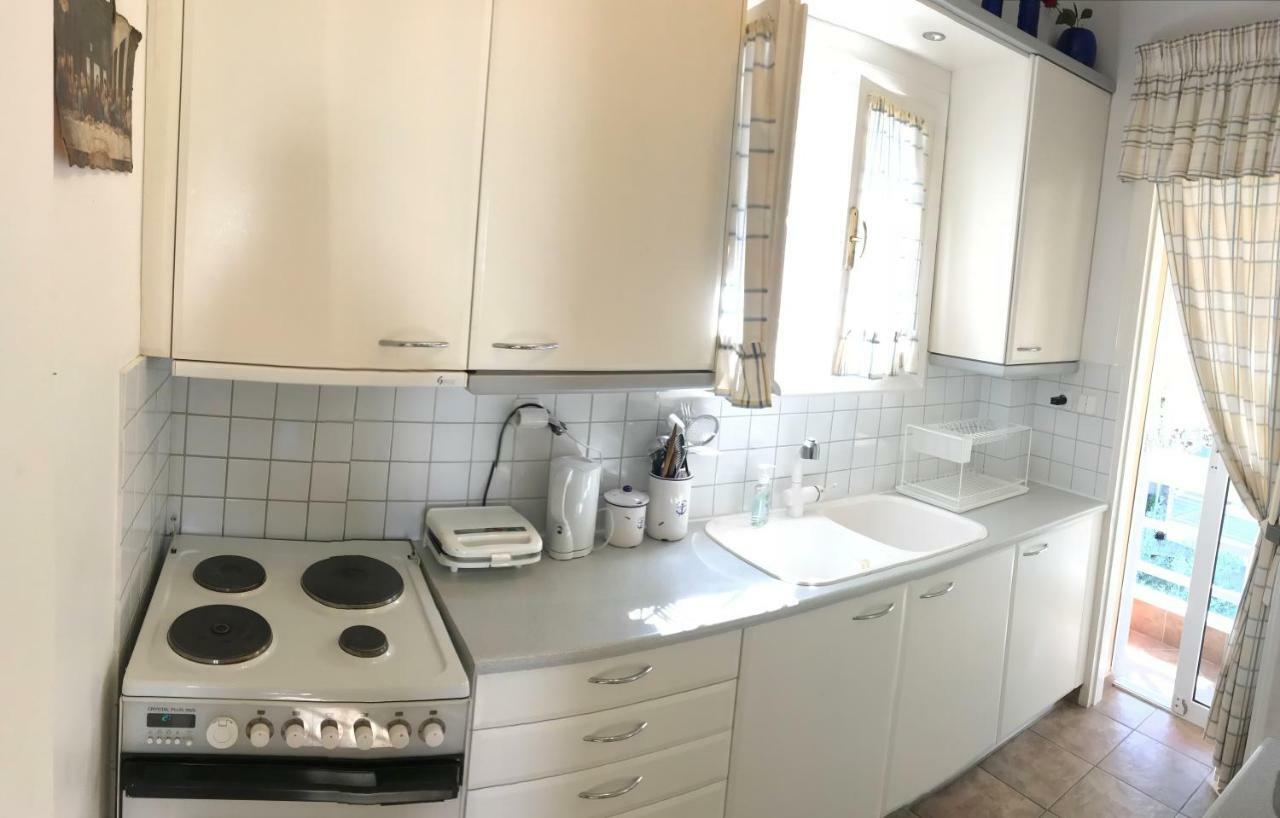 Kerry'S Cosy Apartment Vári المظهر الخارجي الصورة